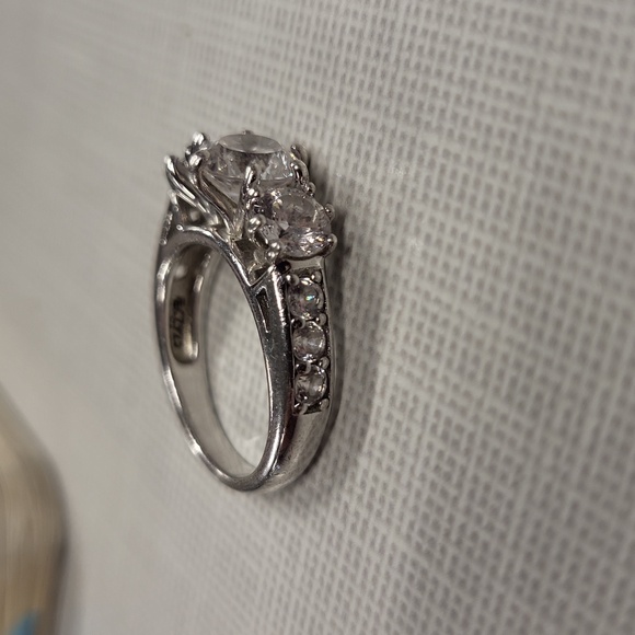 Ring 8 Stone 925 Sterling silver CZ Ring size 6.5 - Picture 2 of 11